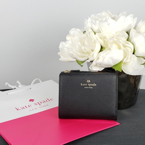 kate spade Handbags - Kate Spade Small Shawn Larchmont Avenue Wallet